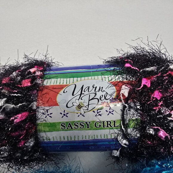 Yarn Bee Sassy Girl Eyelash Yarn Skeins 3 Oz Each Jan #622 Kimmy #614 Lot of 5 - Picture 2 of 12